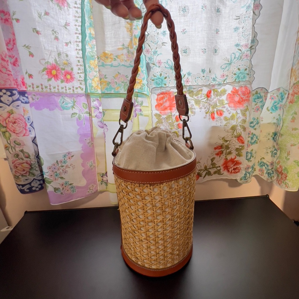 Tommy Bahama Woven Bucket Bag crossbody with Leather Accents